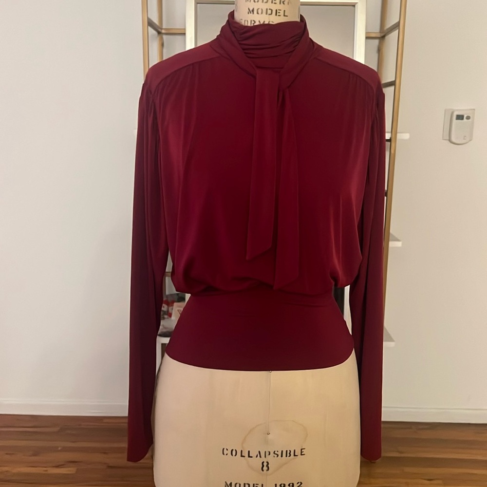 Zara Magenta blouse, Fitted at the waist, Tie at the back of the neck, Size S
